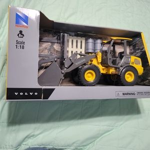 Volvo L25 Toy Loader Construction Equipment switchable parts forklift bucket NEW